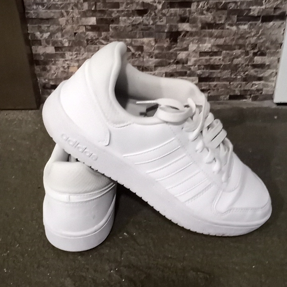 Adidas - Picture 3 of 3